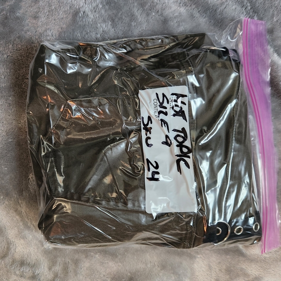 Stylish Brown Women's Jeans with Strap Details - Picture 5 of 5